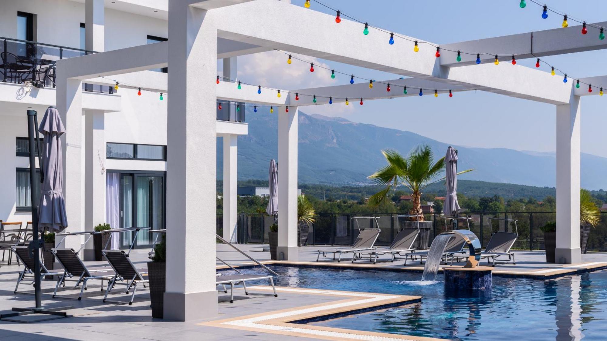 White House Radac Peja Bed & Breakfast Екстериор снимка